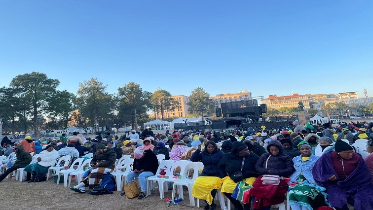 Crowds descend on Union Buildings for presidential inauguration